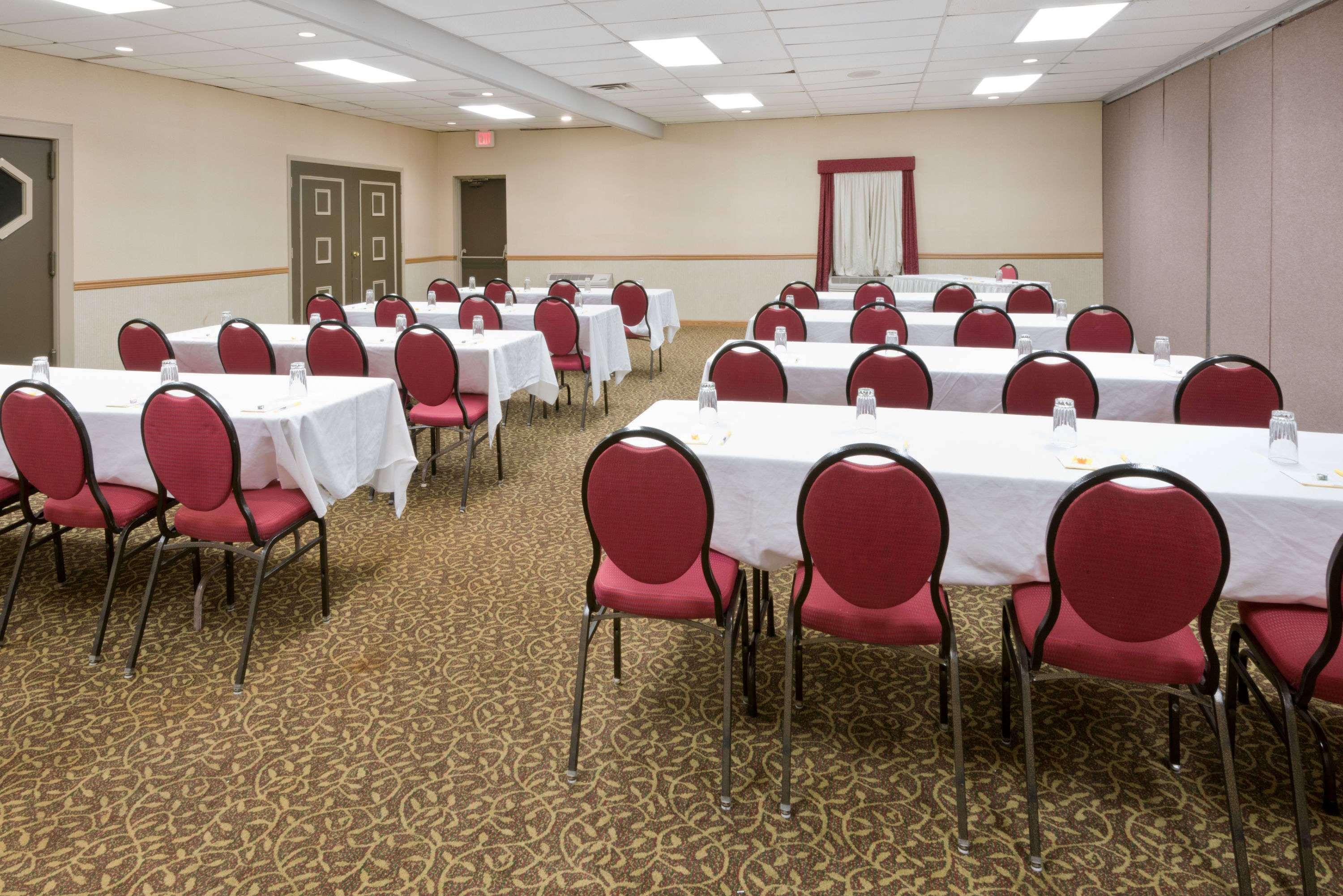 Days Inn by Wyndham Batavia Darien Lake Theme Park Bagian luar foto