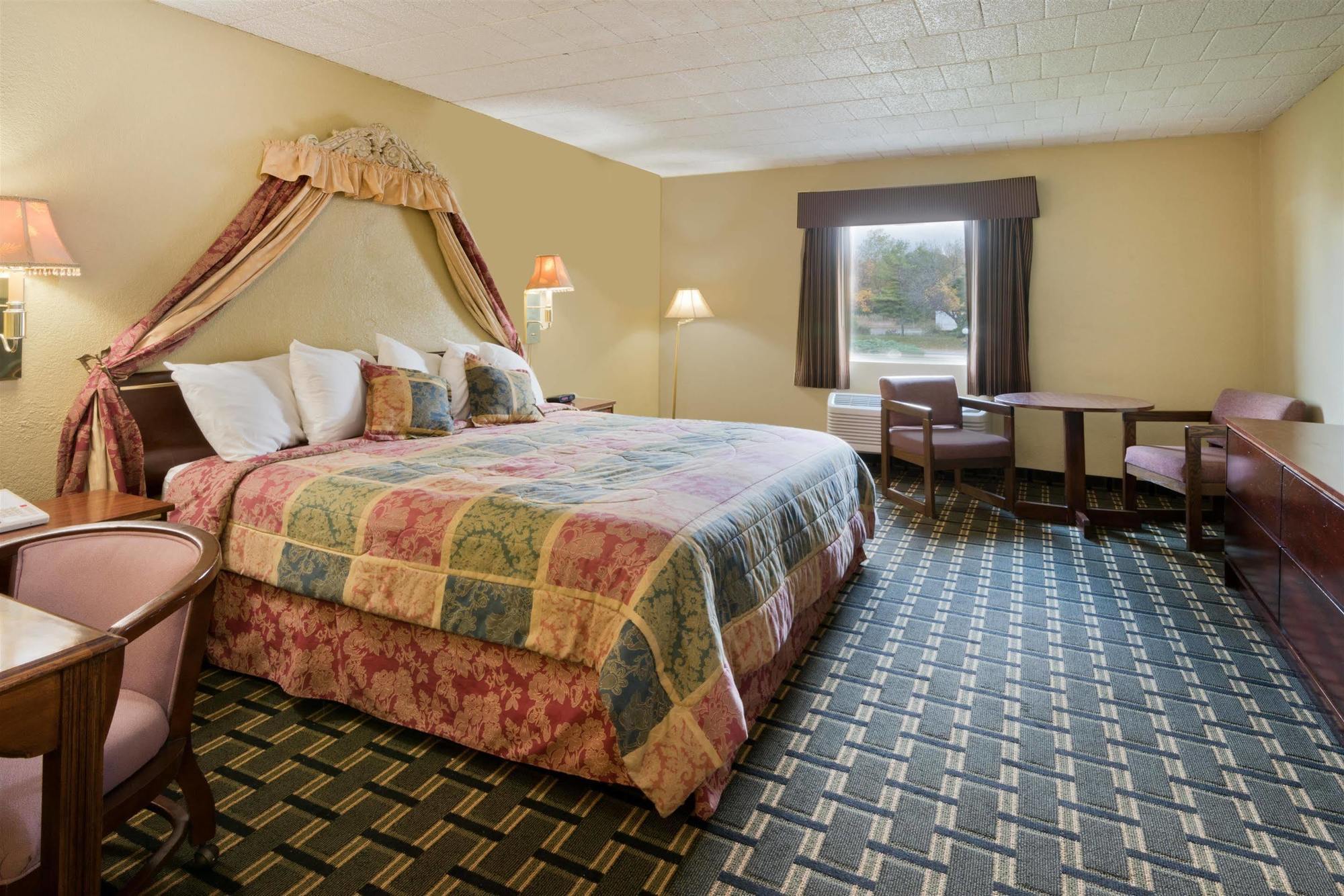 Days Inn by Wyndham Batavia Darien Lake Theme Park Bagian luar foto