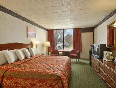 Days Inn by Wyndham Batavia Darien Lake Theme Park Bagian luar foto